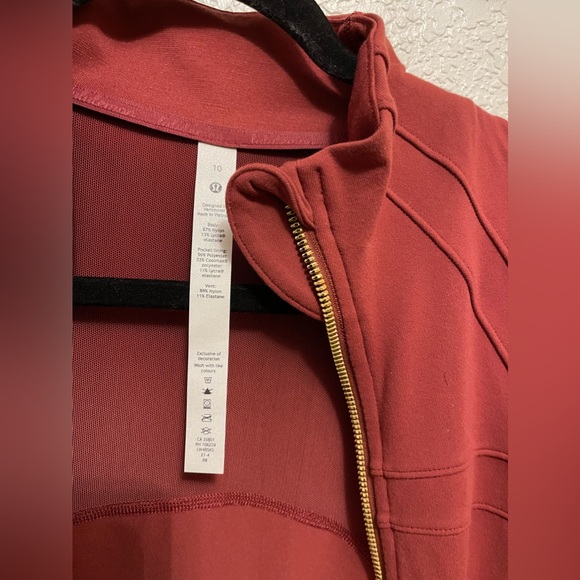 Lululemon define jacket size 10 - Picture 2 of 3